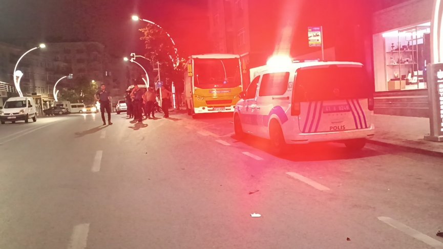 Otomobil ile motosiklet çarpıştı : Metrelerce savrulan yolcu ağır yaralandı