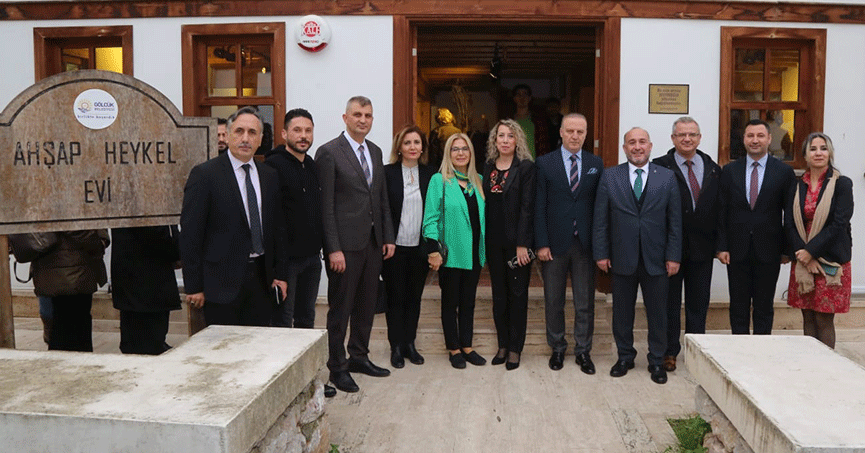 DOÇ.DR. MİNE CAN’IN KİŞİSEL SERGİSİ YALI EVLERİ’NDE AÇILDI