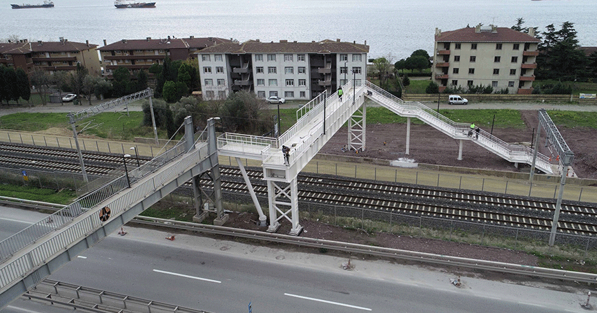 Körfez Şirinyalı yaya üstgeçidi tamamlanma aşamasına geldi