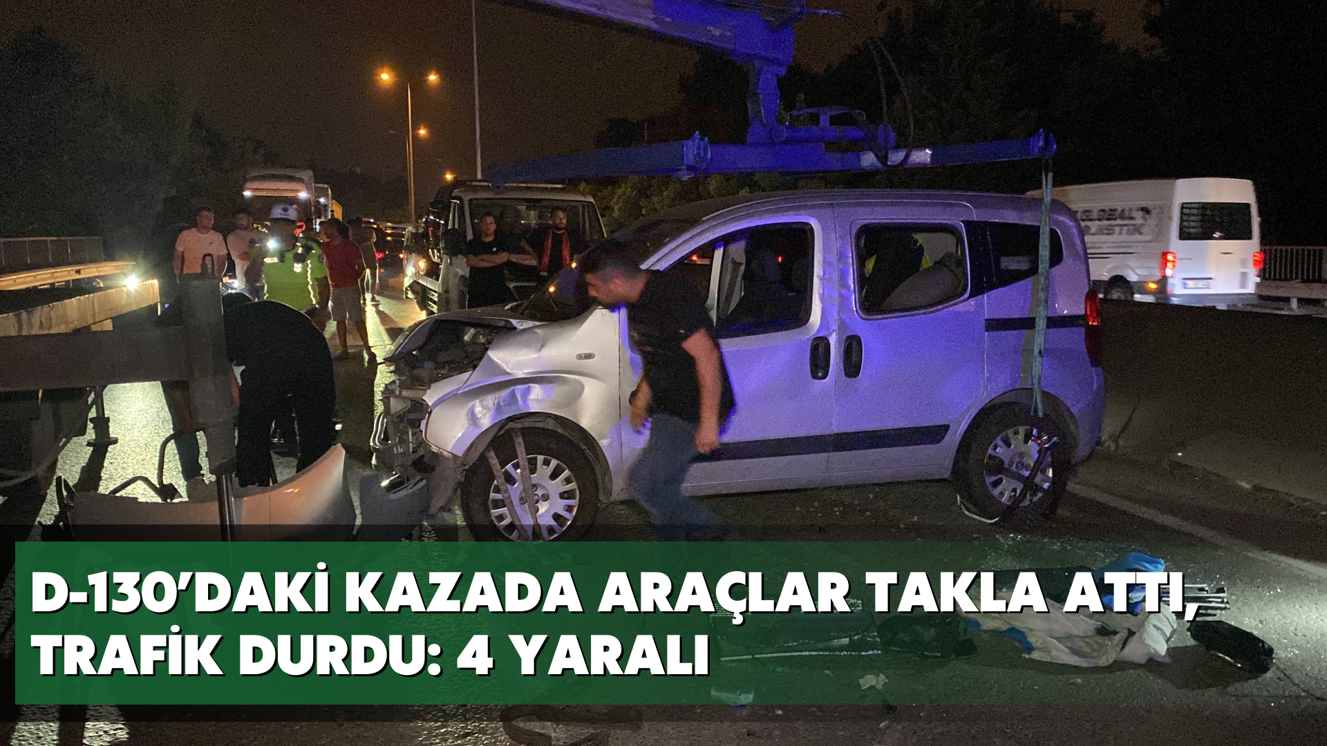 D-130’daki kazada araçlar takla attı, trafik durdu: 4 yaralı