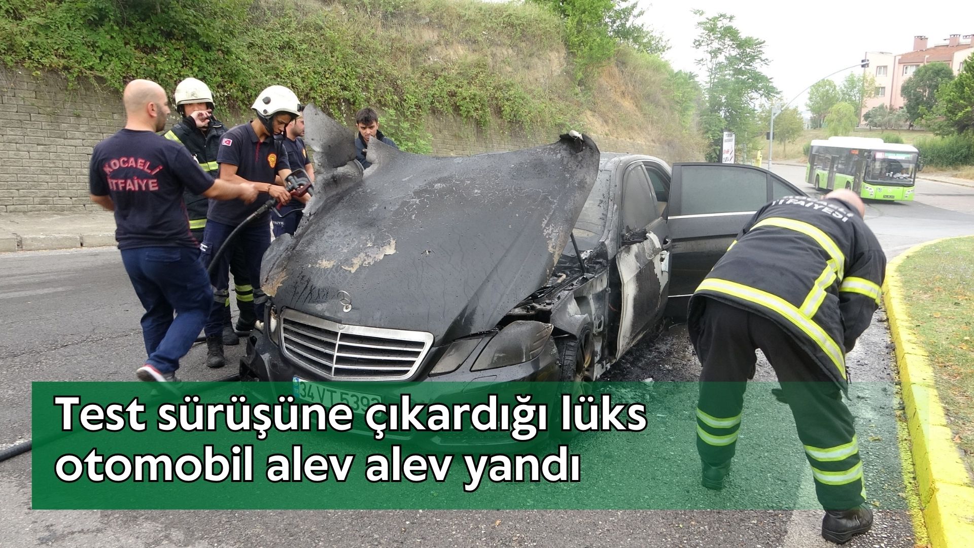 Test sürüşüne çıkardığı lüks otomobil alev alev yandı
