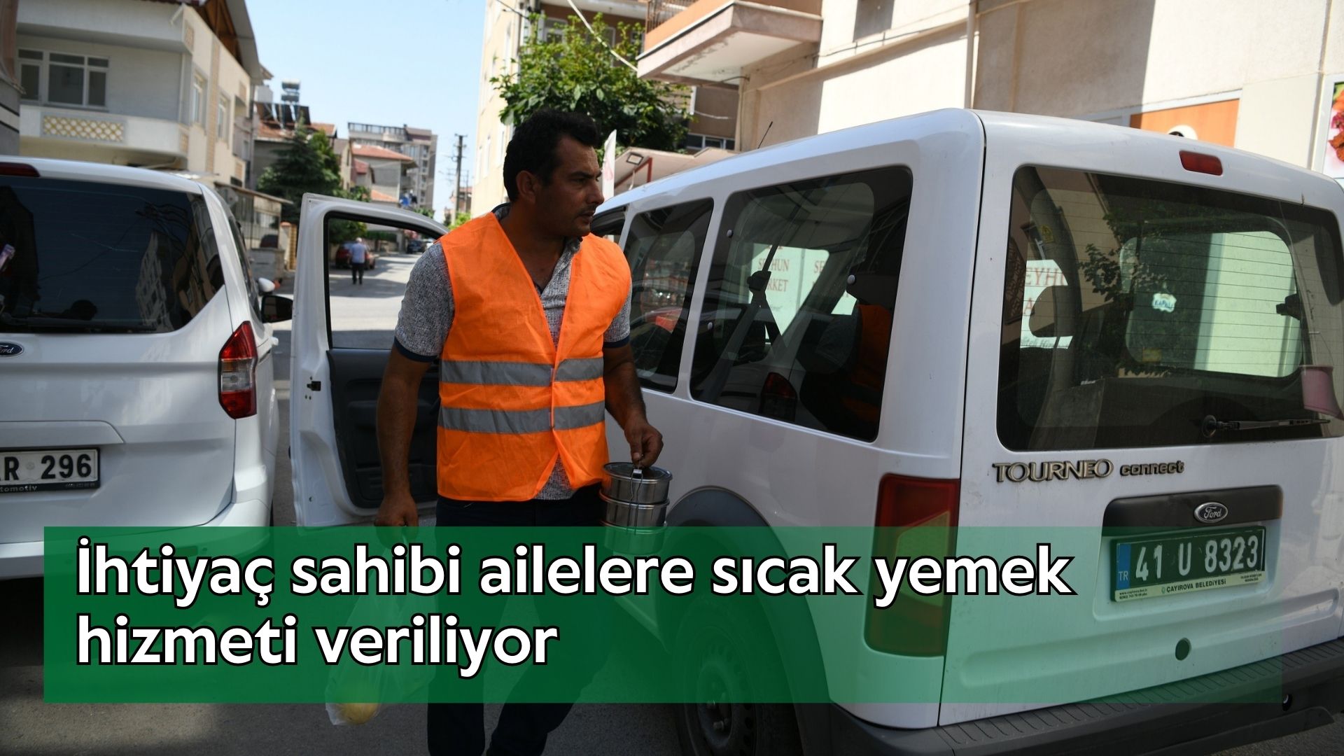 İhtiyaç sahibi ailelere sıcak yemek hizmeti veriliyor