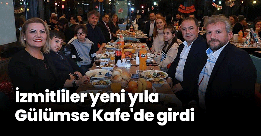 İzmitliler yeni yıla Gülümse Kafe'de girdi