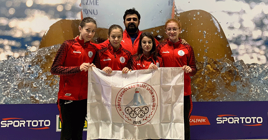 Körfezli yüzücüler Samsun’dan madalyalarla döndü